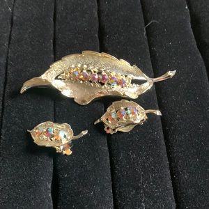 Vintage Gold tone Multicolor Rhinestone Leaf Brooch n matching clip on Earrings